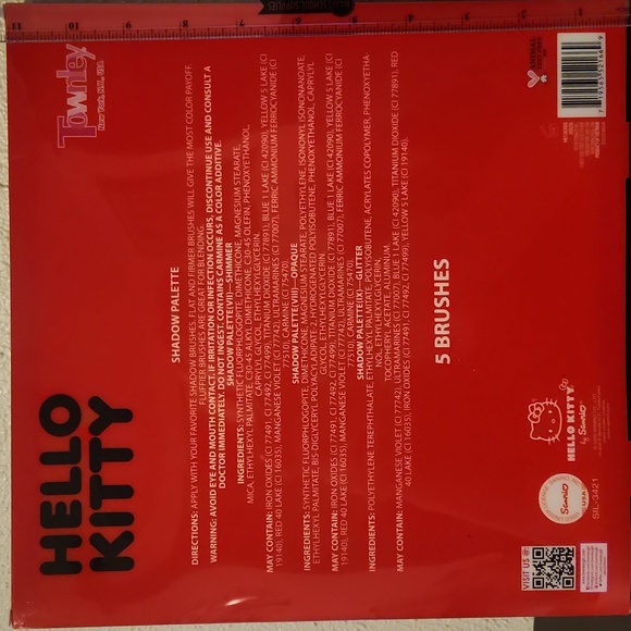 Hello Kitty Eyeshadow Palette - Picture 4 of 5